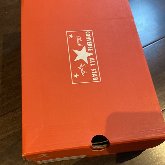 Converse Men’s 7 (9 Women’s) NWT - Picture 5 of 5